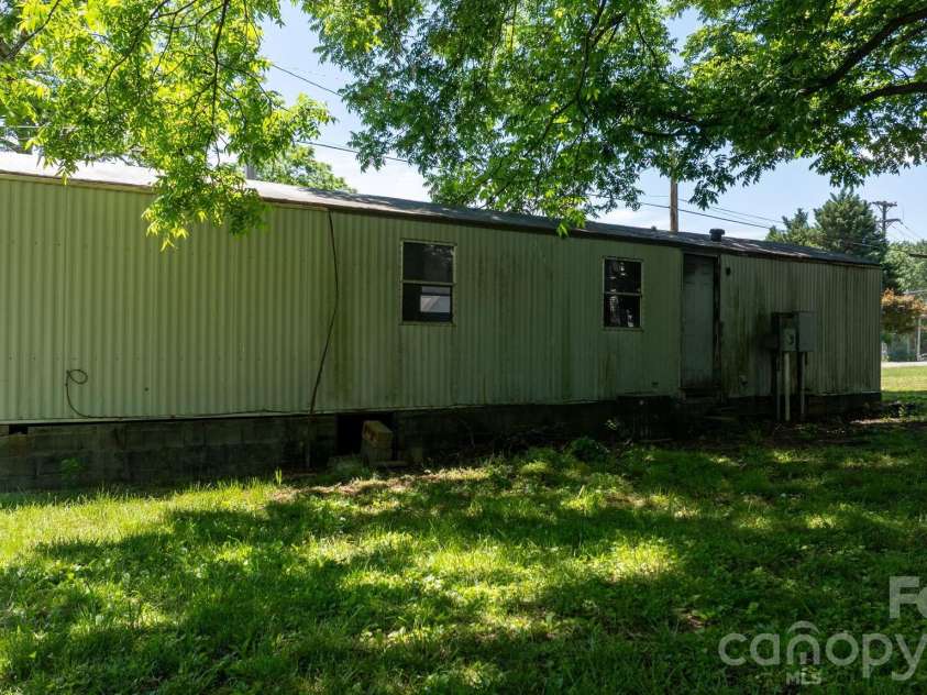 112 13th Street, Newton, NC 28658.  MLS# CAR4381750, YatesRealty ID 25345. 