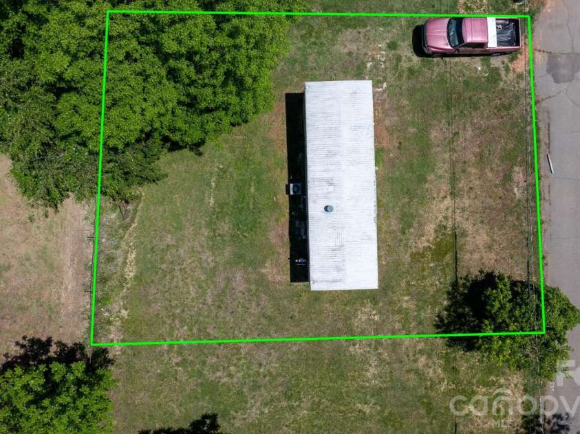 116 13th Street, Newton, NC 28658.  MLS# CAR4381755, YatesRealty ID 25346. 