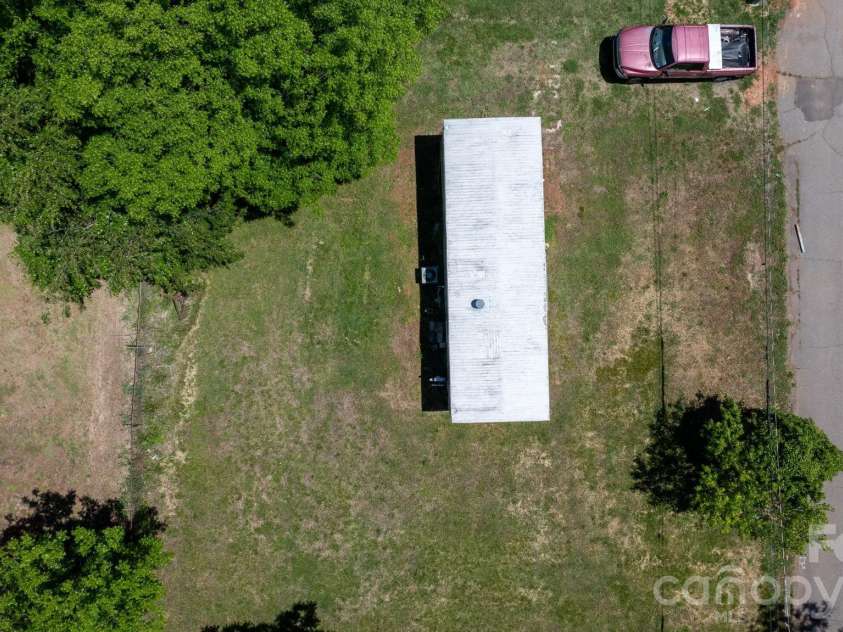116 13th Street, Newton, NC 28658.  MLS# CAR4381755, YatesRealty ID 25346. 