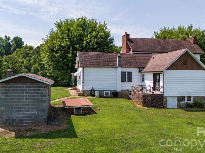 502 and  504 Old US 19 23 Highway, Candler, NC 28715.  MLS# CAR4378942, YatesRealty ID 25347. 