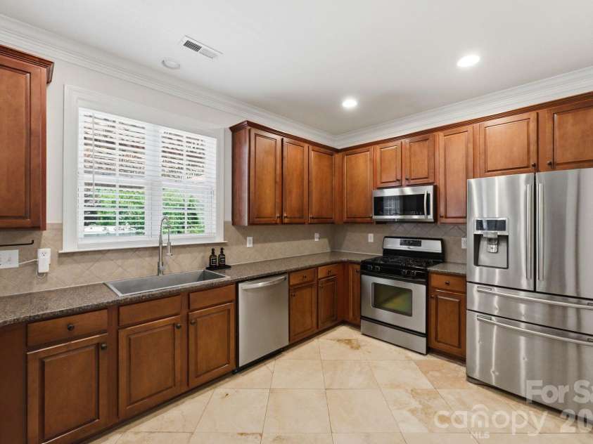 15007 Taylor Ridge Lane, Charlotte, NC 28273.  MLS# CAR4370463, YatesRealty ID 25348. 