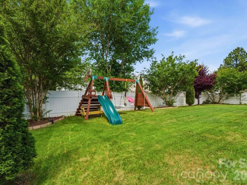 15007 Taylor Ridge Lane, Charlotte, NC 28273.  MLS# CAR4370463, YatesRealty ID 25348. 