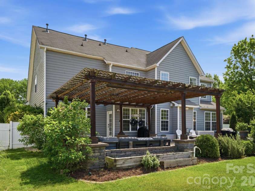 15007 Taylor Ridge Lane, Charlotte, NC 28273.  MLS# CAR4370463, YatesRealty ID 25348. 