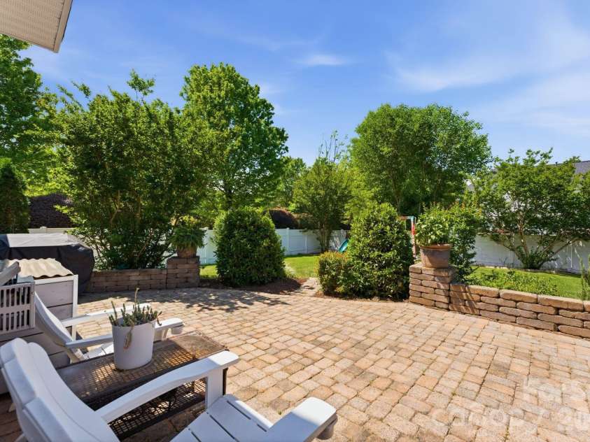 15007 Taylor Ridge Lane, Charlotte, NC 28273.  MLS# CAR4370463, YatesRealty ID 25348. Backyard Patio