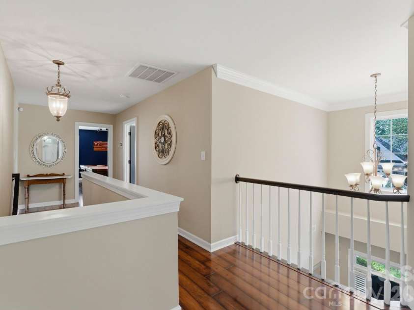 15007 Taylor Ridge Lane, Charlotte, NC 28273.  MLS# CAR4370463, YatesRealty ID 25348. Upper Level Hallway