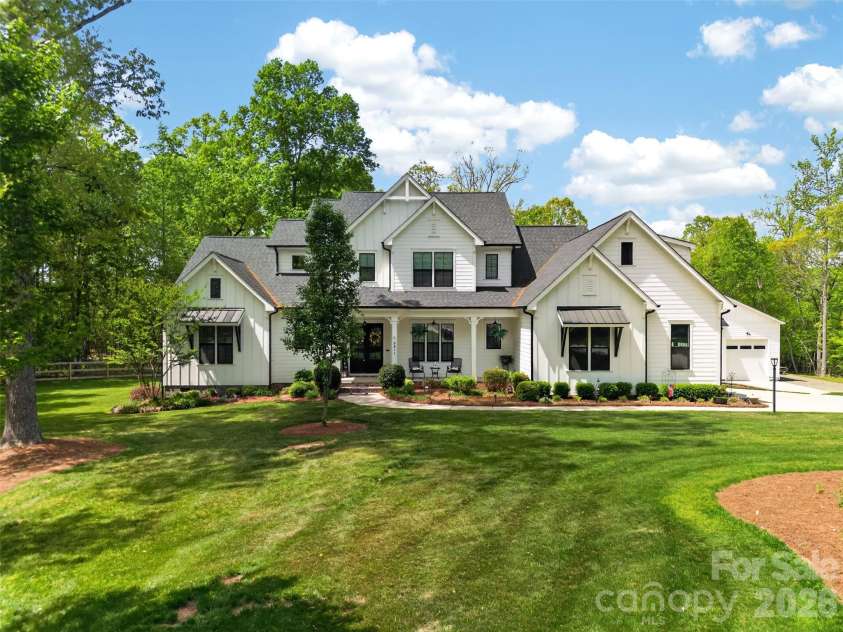 5811 Kristi Lane, Midland, NC 28107.  MLS# CAR4365681, YatesRealty ID 25349. 