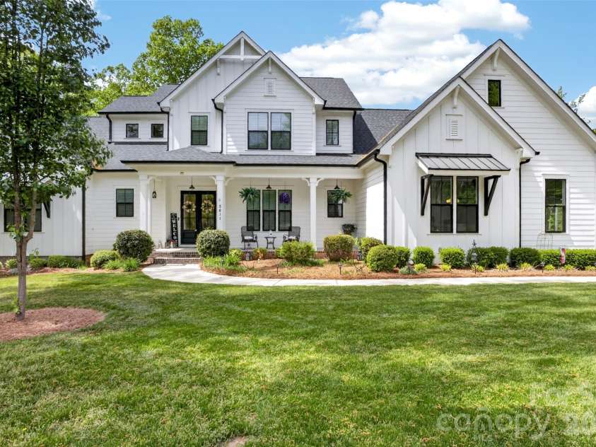5811 Kristi Lane, Midland, NC 28107.  MLS# CAR4365681, YatesRealty ID 25349. 