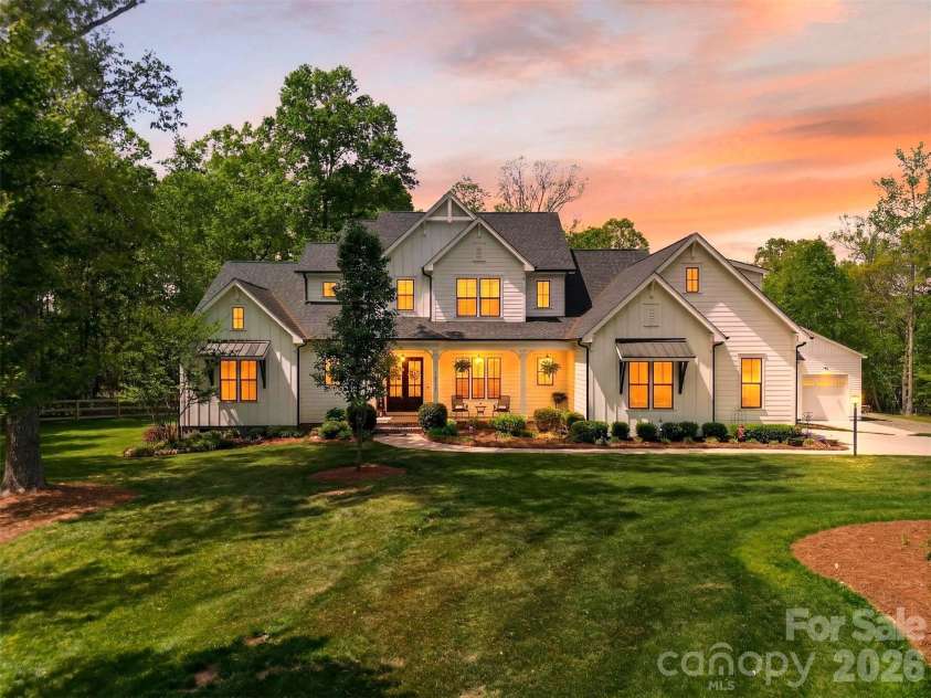 5811 Kristi Lane, Midland, NC 28107.  MLS# CAR4365681, YatesRealty ID 25349. 