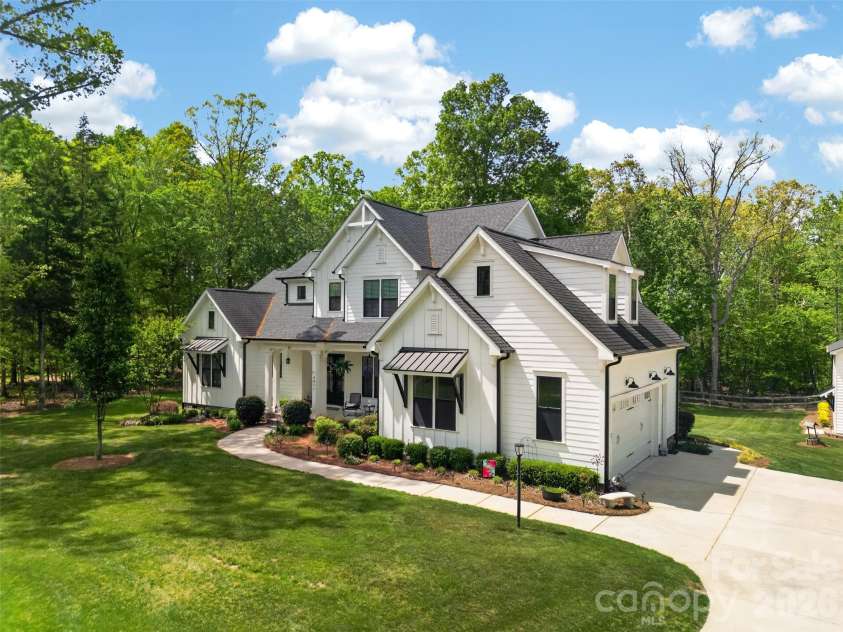 5811 Kristi Lane, Midland, NC 28107.  MLS# CAR4365681, YatesRealty ID 25349. 