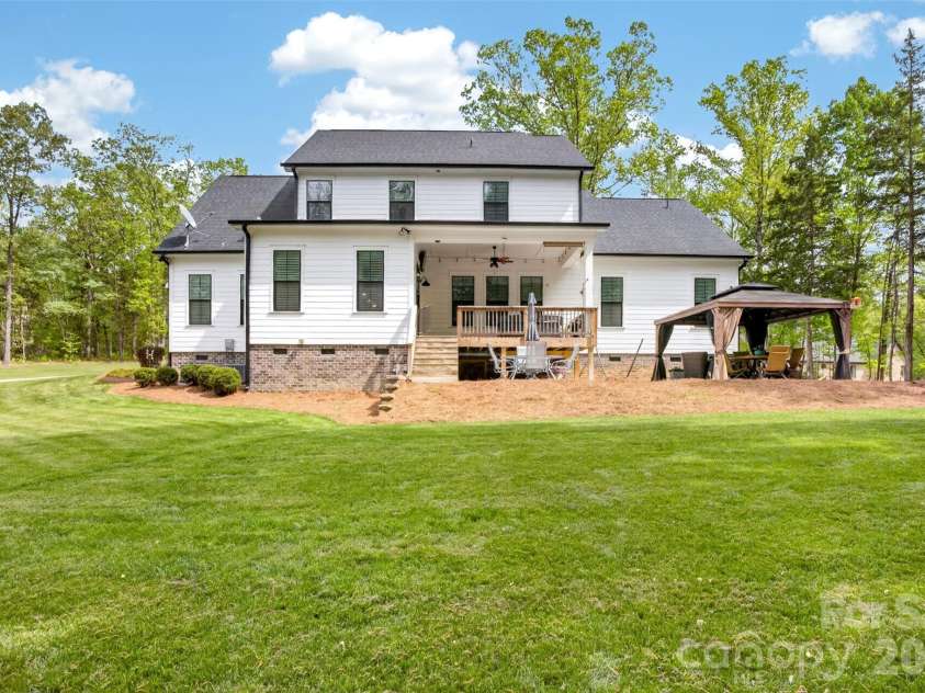 5811 Kristi Lane, Midland, NC 28107.  MLS# CAR4365681, YatesRealty ID 25349. 