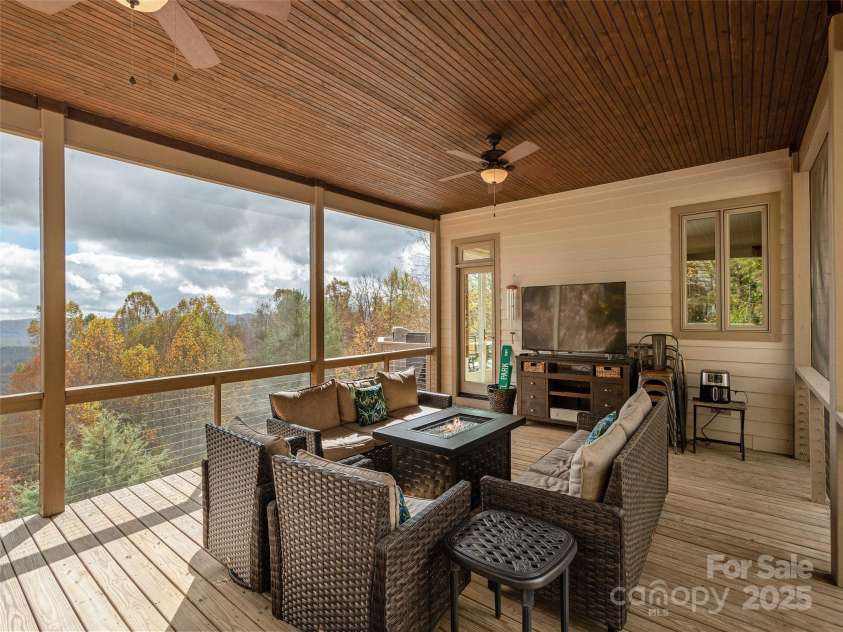 261 Rowland Drive, Hendersonville, NC 28739.  MLS# CAR4217171, YatesRealty ID 2535. 