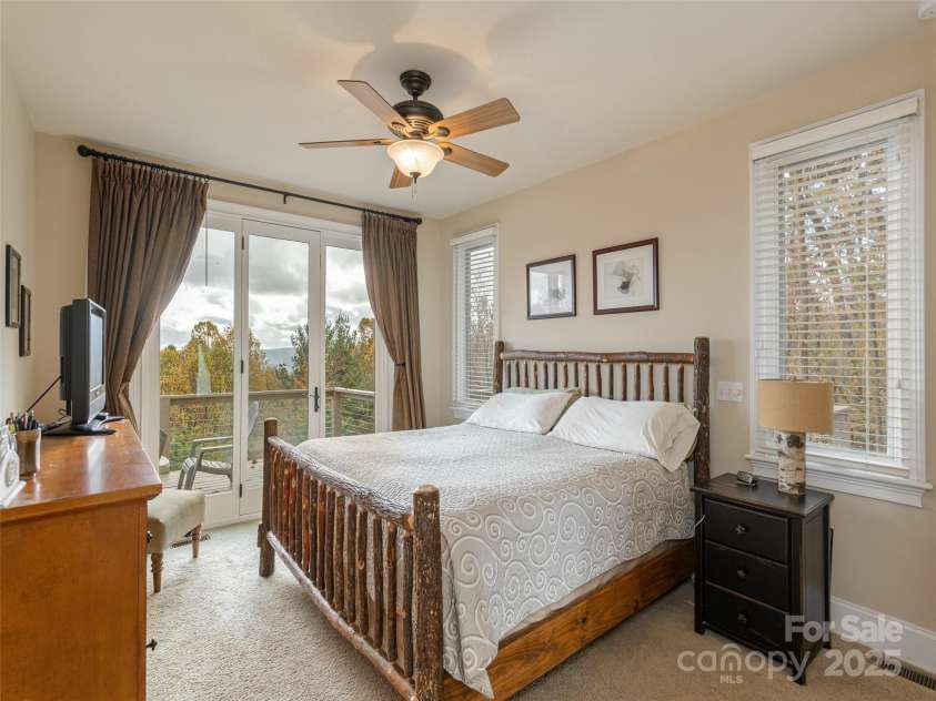 261 Rowland Drive, Hendersonville, NC 28739.  MLS# CAR4217171, YatesRealty ID 2535. 