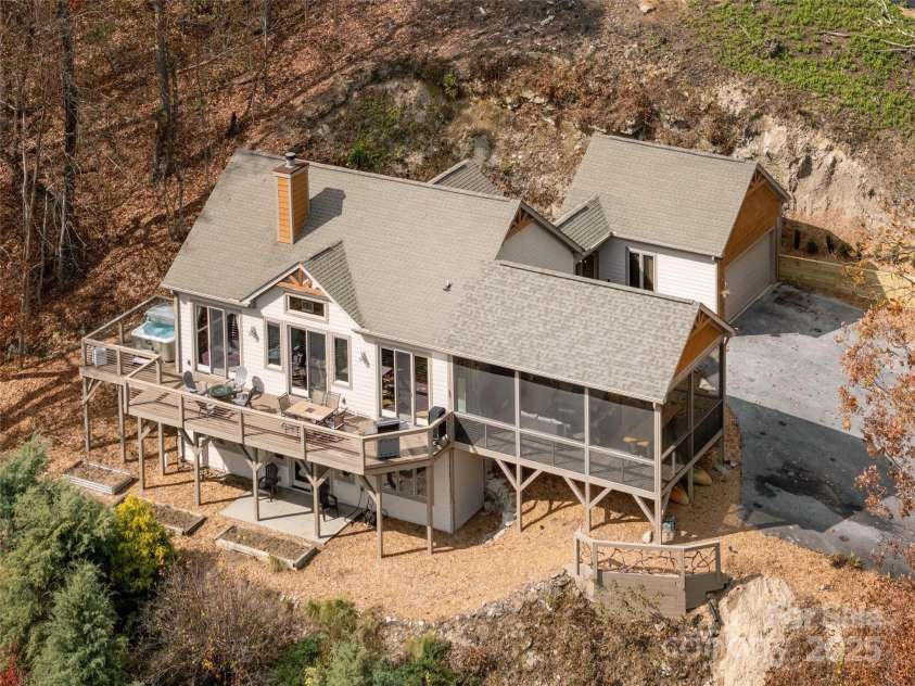 261 Rowland Drive, Hendersonville, NC 28739.  MLS# CAR4217171, YatesRealty ID 2535. 