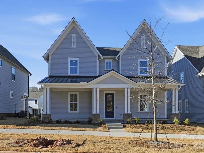 7237 Westrow Avenue, Charlotte, NC 28278.  MLS# CAR4311743, YatesRealty ID 2535. Elegant Langley floorplan in the heart of the vibrant River District.