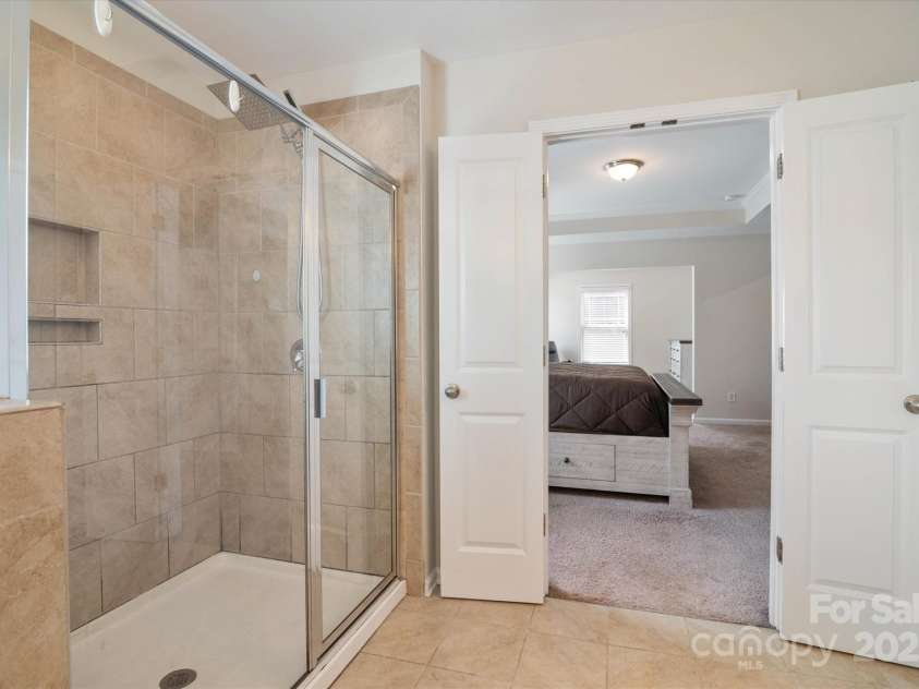 12704 Franklin Square Road, Charlotte, NC 28213.  MLS# CAR4274757, YatesRealty ID 25351. Large Primary Ensuite Stand Up Shower!!!!