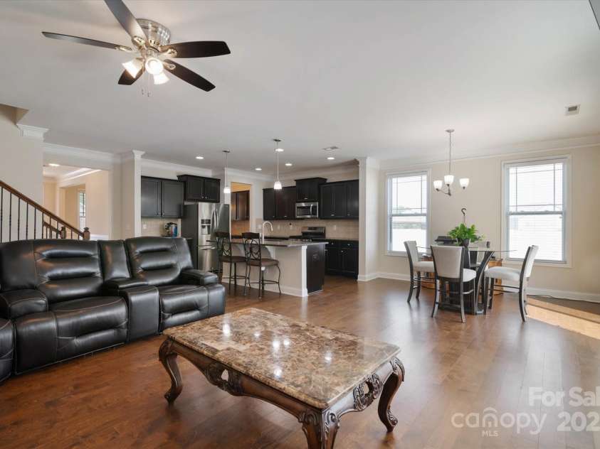 12704 Franklin Square Road, Charlotte, NC 28213.  MLS# CAR4274757, YatesRealty ID 25351. Open Floor Concept! Great For Entertaining!