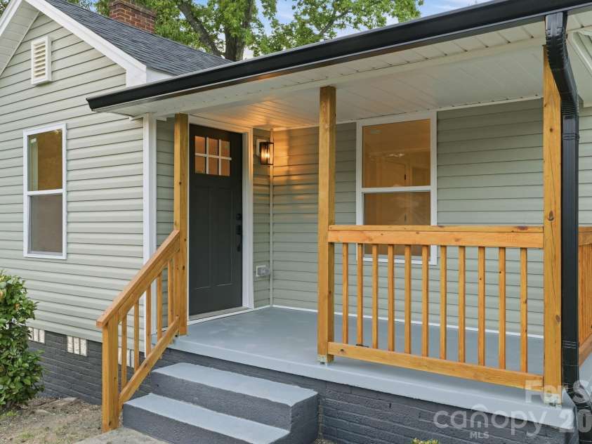 200 17th Street, Kannapolis, NC 28081.  MLS# CAR4384528, YatesRealty ID 25351. 