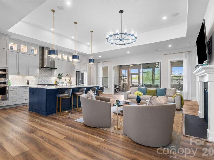 82212 Standing Oak Drive, Charlotte, NC 28278.  MLS# CAR4367652, YatesRealty ID 25352. 