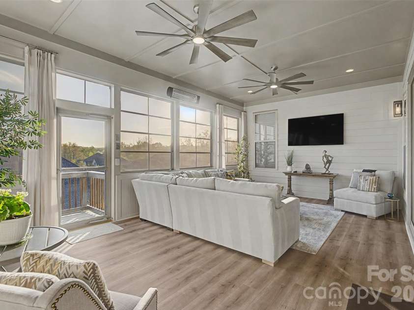 82212 Standing Oak Drive, Charlotte, NC 28278.  MLS# CAR4367652, YatesRealty ID 25352. 