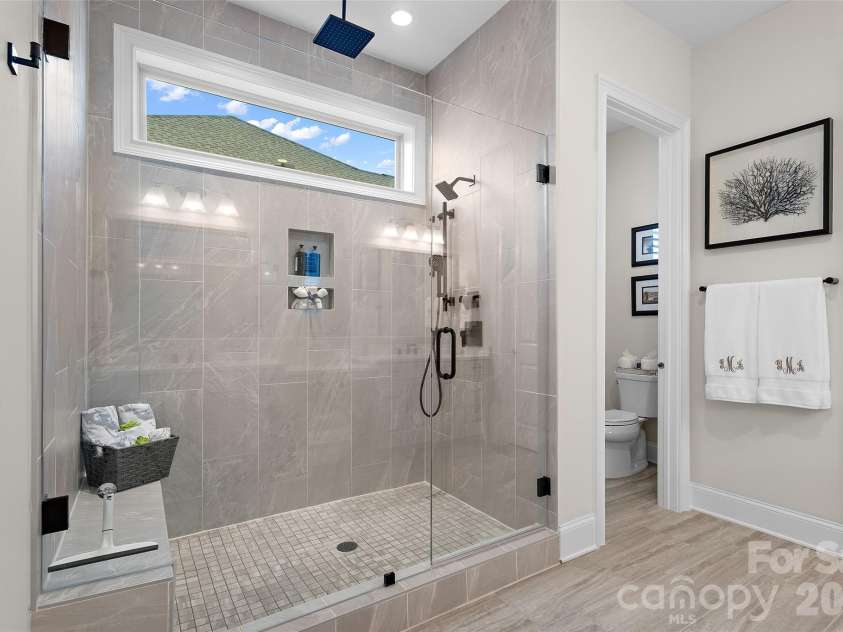 82212 Standing Oak Drive, Charlotte, NC 28278.  MLS# CAR4367652, YatesRealty ID 25352. 