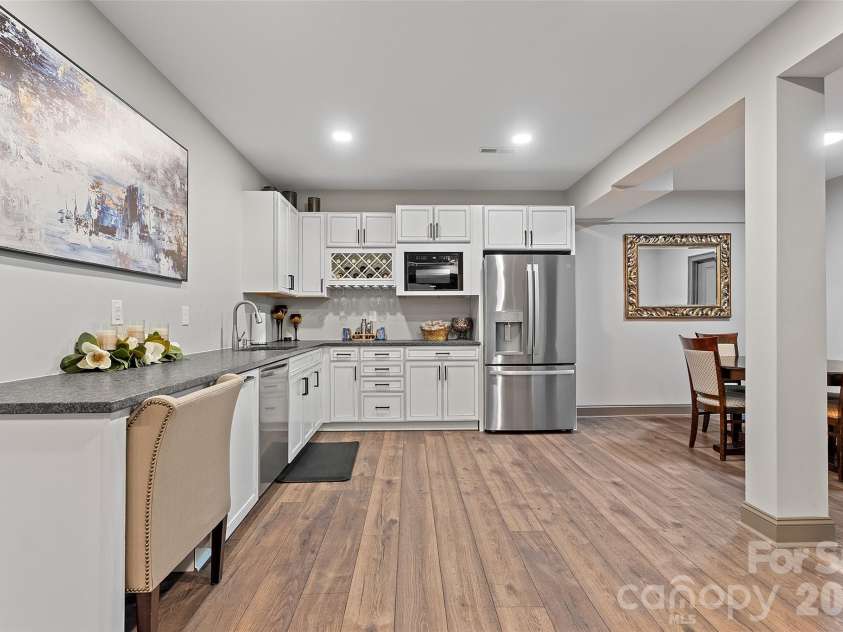 82212 Standing Oak Drive, Charlotte, NC 28278.  MLS# CAR4367652, YatesRealty ID 25352. 
