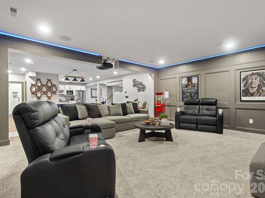 82212 Standing Oak Drive, Charlotte, NC 28278.  MLS# CAR4367652, YatesRealty ID 25352. 