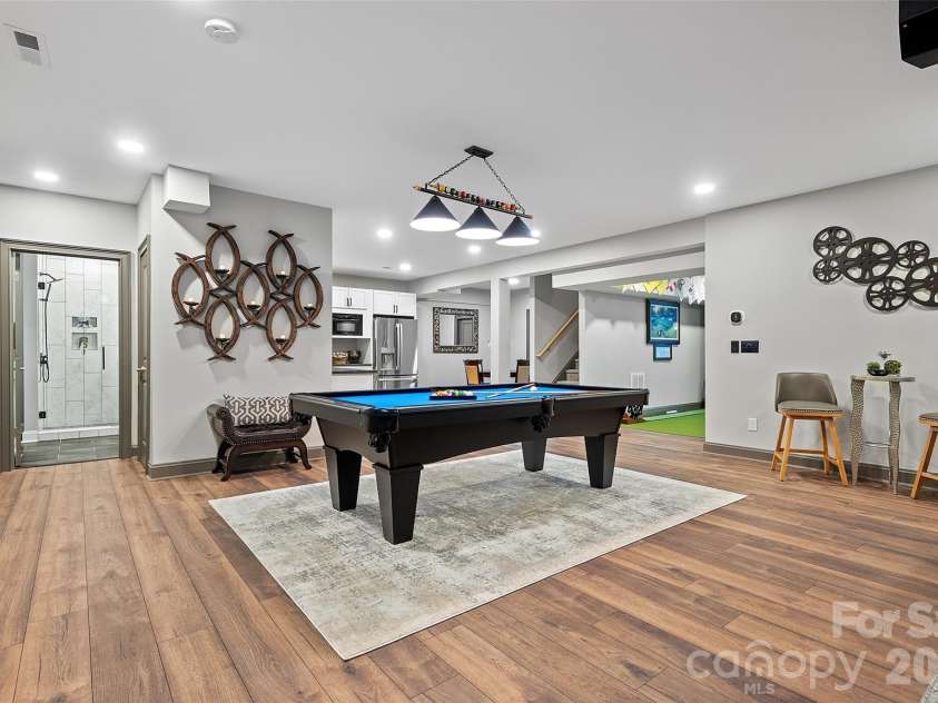 82212 Standing Oak Drive, Charlotte, NC 28278.  MLS# CAR4367652, YatesRealty ID 25352. 