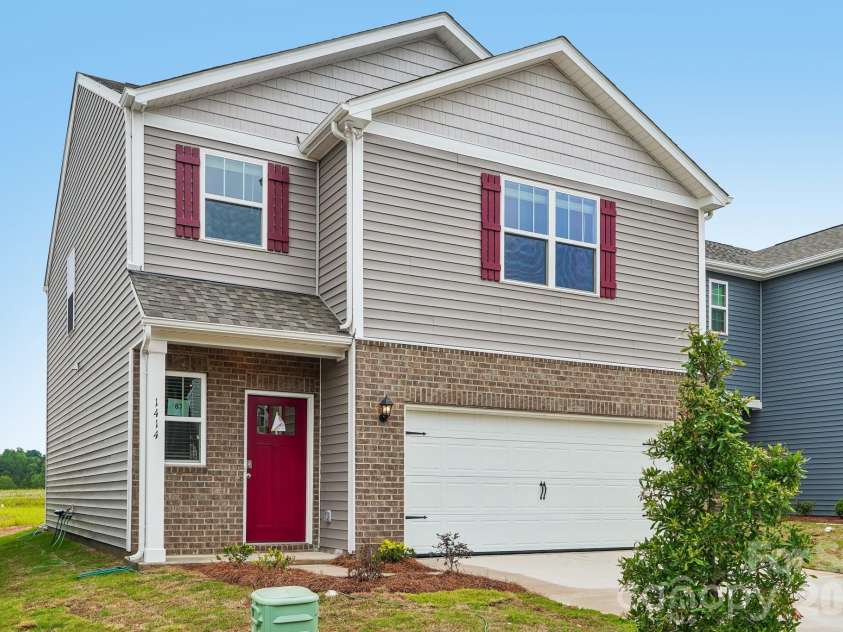 1414 Mammoth Road, Hickory, NC 28602.  MLS# CAR4331806, YatesRealty ID 25354. 
