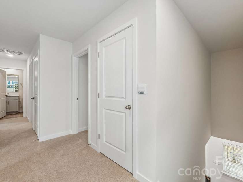 1414 Mammoth Road, Hickory, NC 28602.  MLS# CAR4331806, YatesRealty ID 25354. 
