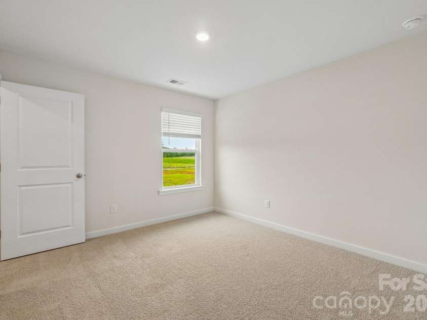 1414 Mammoth Road, Hickory, NC 28602.  MLS# CAR4331806, YatesRealty ID 25354. 