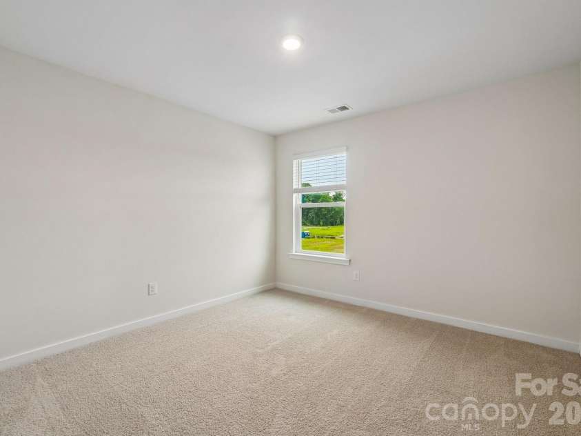 1414 Mammoth Road, Hickory, NC 28602.  MLS# CAR4331806, YatesRealty ID 25354. 