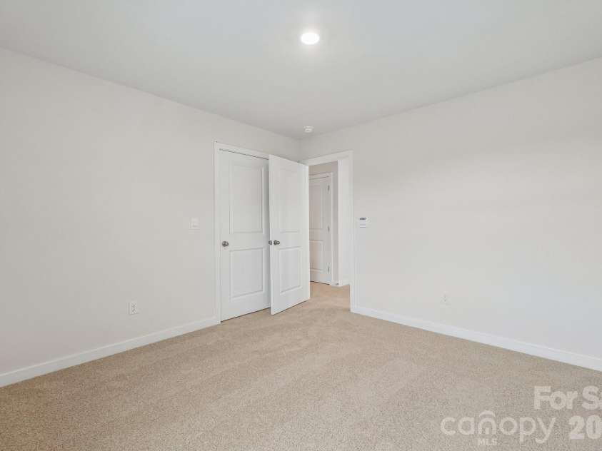1414 Mammoth Road, Hickory, NC 28602.  MLS# CAR4331806, YatesRealty ID 25354. 