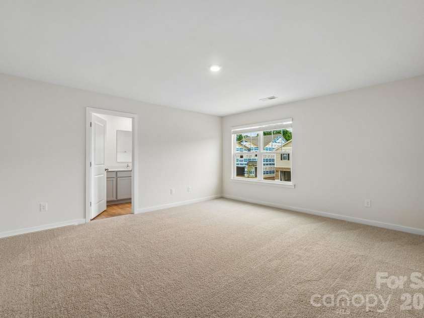 1414 Mammoth Road, Hickory, NC 28602.  MLS# CAR4331806, YatesRealty ID 25354. 
