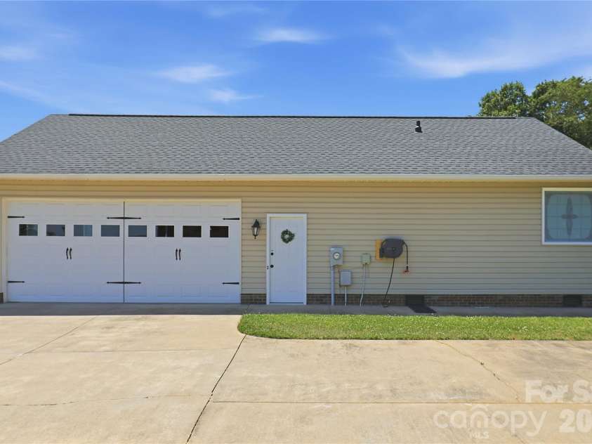 209 Silver Creek Lane, Shelby, NC 28152.  MLS# CAR4384649, YatesRealty ID 25355. 