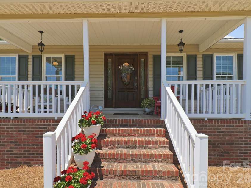 209 Silver Creek Lane, Shelby, NC 28152.  MLS# CAR4384649, YatesRealty ID 25355. 