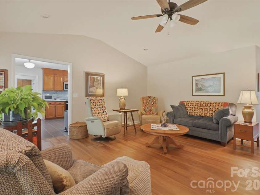 209 Silver Creek Lane, Shelby, NC 28152.  MLS# CAR4384649, YatesRealty ID 25355. 