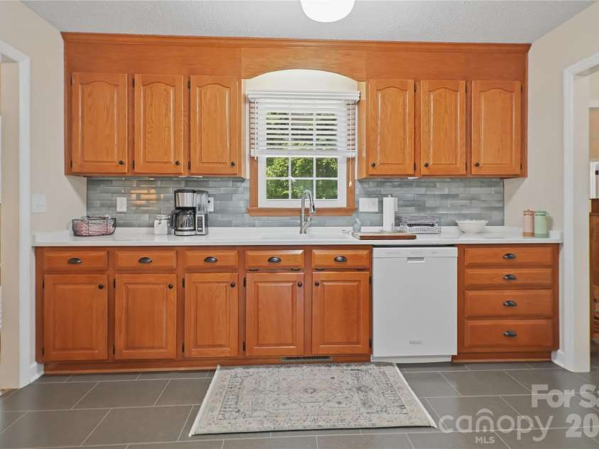 209 Silver Creek Lane, Shelby, NC 28152.  MLS# CAR4384649, YatesRealty ID 25355. 