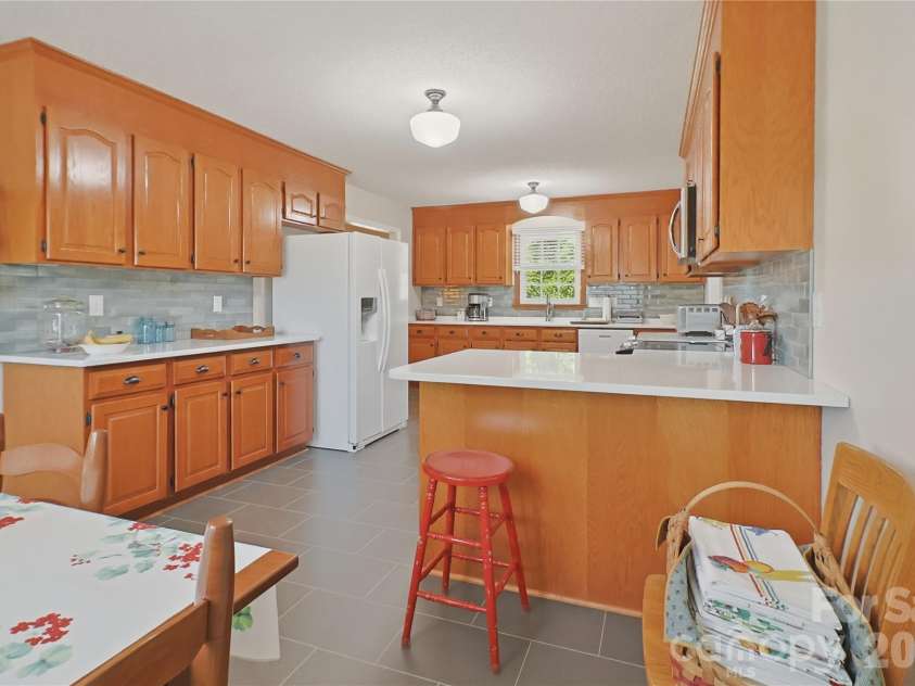 209 Silver Creek Lane, Shelby, NC 28152.  MLS# CAR4384649, YatesRealty ID 25355. 