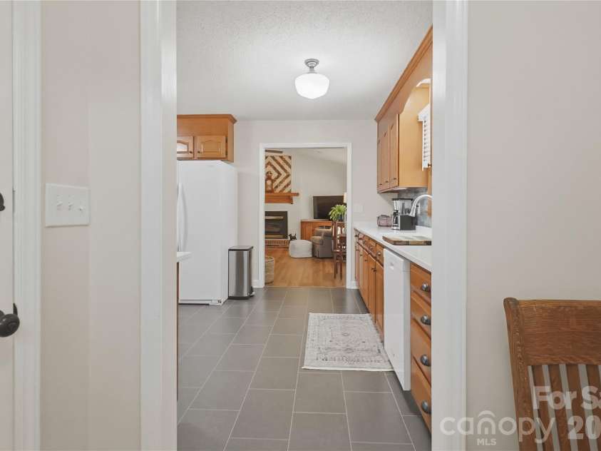 209 Silver Creek Lane, Shelby, NC 28152.  MLS# CAR4384649, YatesRealty ID 25355. 