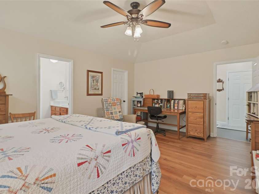 209 Silver Creek Lane, Shelby, NC 28152.  MLS# CAR4384649, YatesRealty ID 25355. 