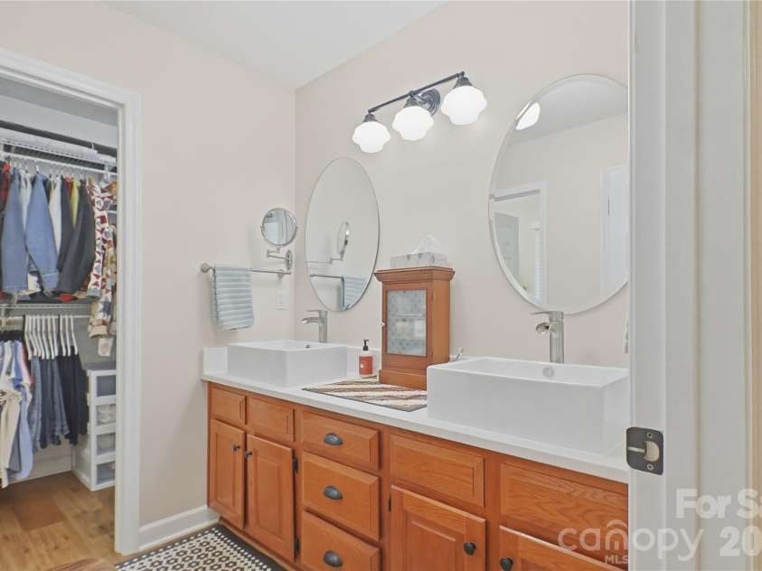 209 Silver Creek Lane, Shelby, NC 28152.  MLS# CAR4384649, YatesRealty ID 25355. 