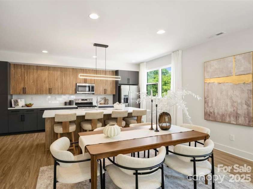 3007 Yada Lane, Charlotte, NC 28208.  MLS# CAR4280857, YatesRealty ID 25355. 