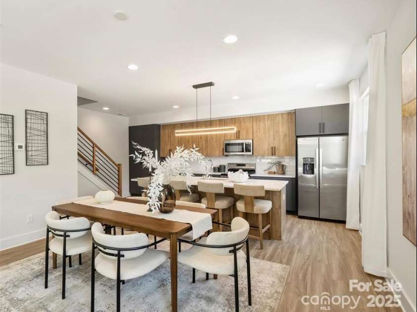 3007 Yada Lane, Charlotte, NC 28208.  MLS# CAR4280857, YatesRealty ID 25355. 