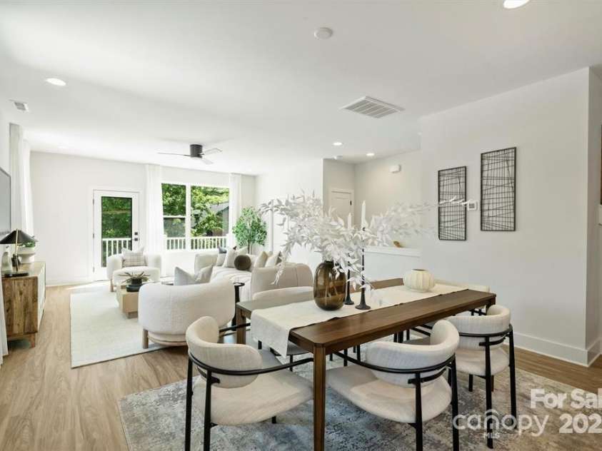 3007 Yada Lane, Charlotte, NC 28208.  MLS# CAR4280857, YatesRealty ID 25355. 