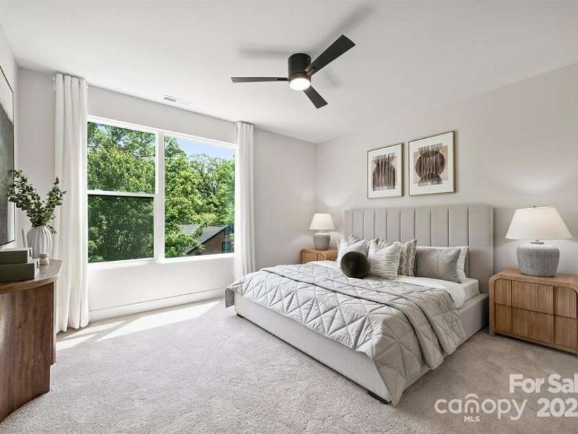 3007 Yada Lane, Charlotte, NC 28208.  MLS# CAR4280857, YatesRealty ID 25355. 