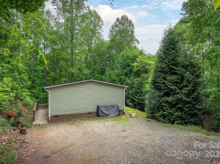 116 Hidden Meadow Drive, Candler, NC 28715.  MLS# CAR4258424, YatesRealty ID 25356. Driveway and Parking