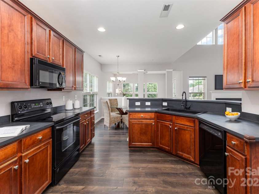 10198 Tintinhull Drive, Indian Land, SC 29707.  MLS# CAR4265539, YatesRealty ID 25357. Beautiful kitchen with loads of 42