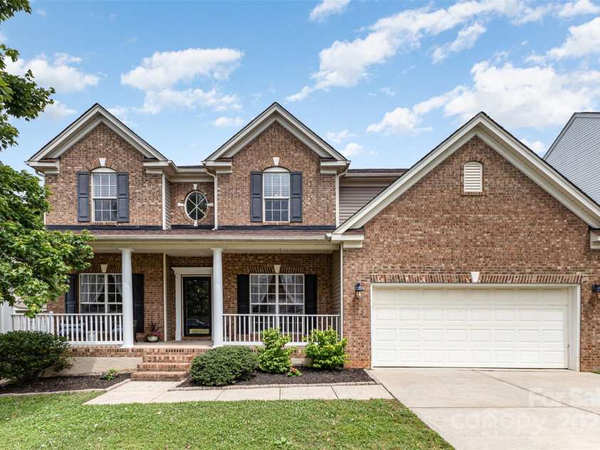 10198 Tintinhull Drive, Indian Land, SC 29707.  MLS# CAR4265539, YatesRealty ID 25357. Welcome home to your beautiful 5br, 2.5 bath home with a 1st Floor Primary Suite! Great Neighborhood Amenities, Highly Rated Schools, minutes to Shopping, Transportation and Ballantyne!