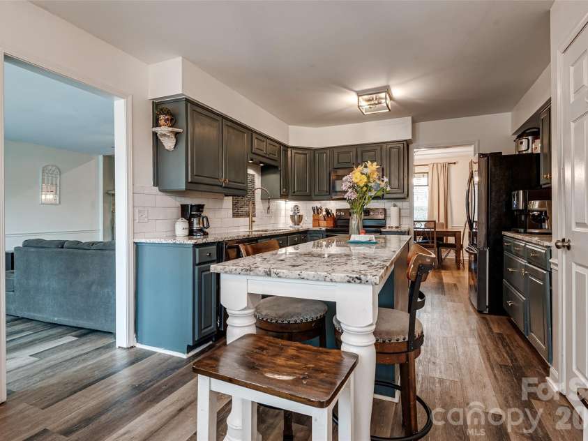 1015 Quail Circle, Salisbury, NC 28147.  MLS# CAR4327821, YatesRealty ID 25358. Extended Bar Island