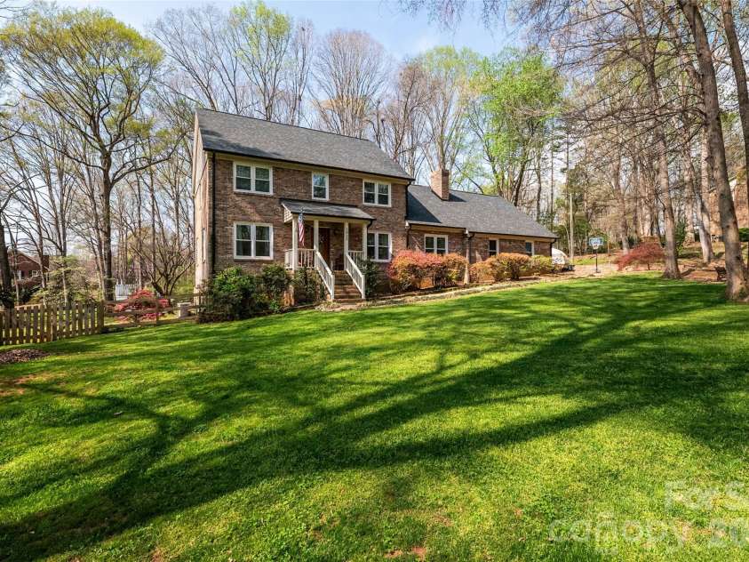 1015 Quail Circle, Salisbury, NC 28147.  MLS# CAR4327821, YatesRealty ID 25358. Peaceful Days Front Porch